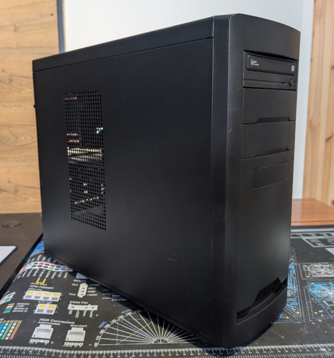 Käytetty pelikone kevyeen pelaamiseen - Windows 11