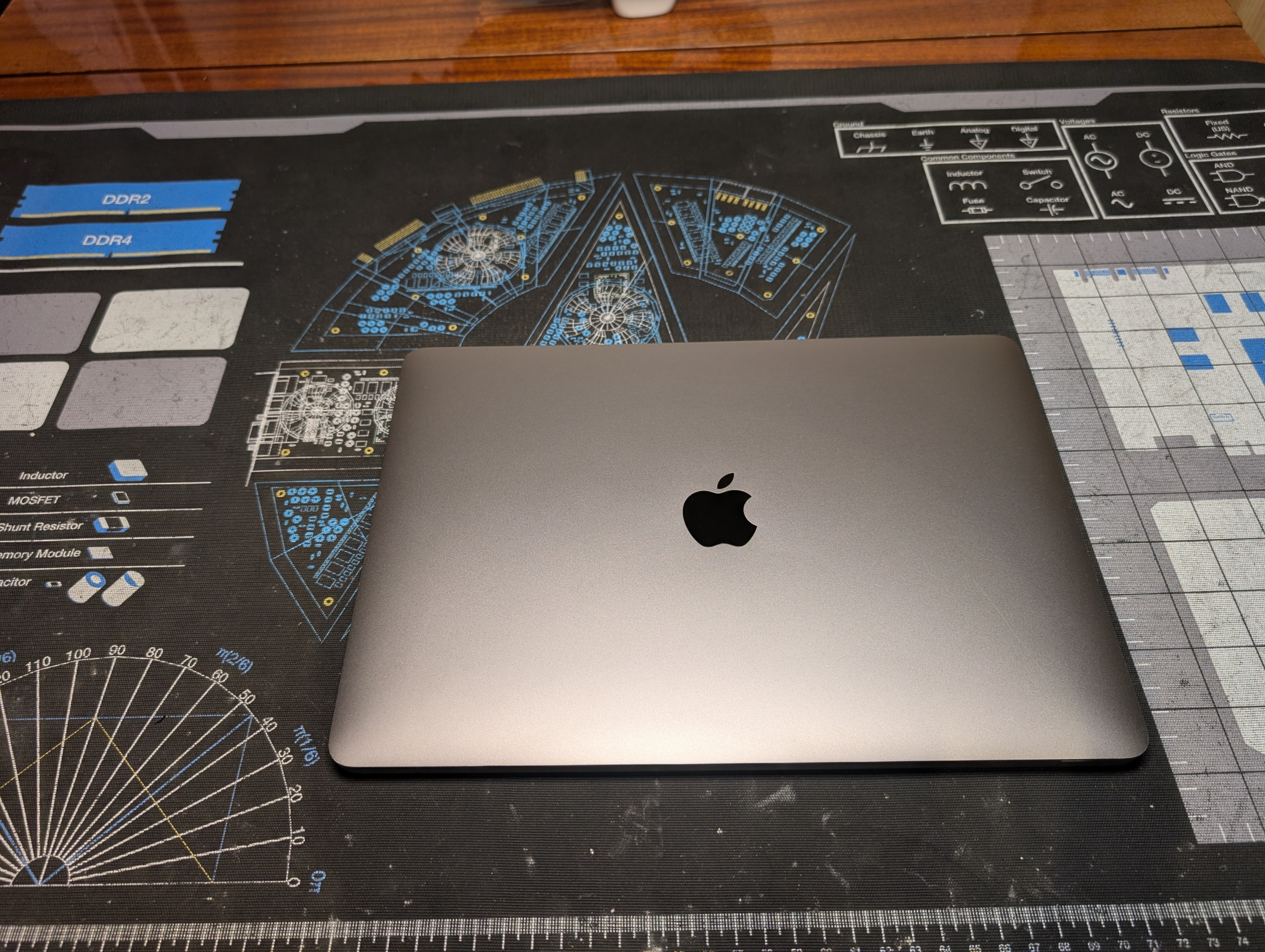 MacBook etukansi