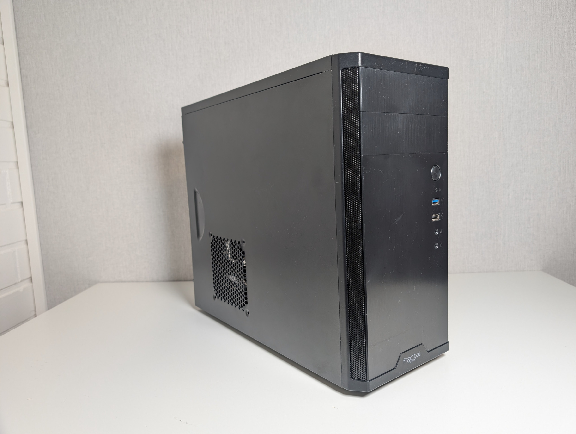 Pelikone viistokulmasta